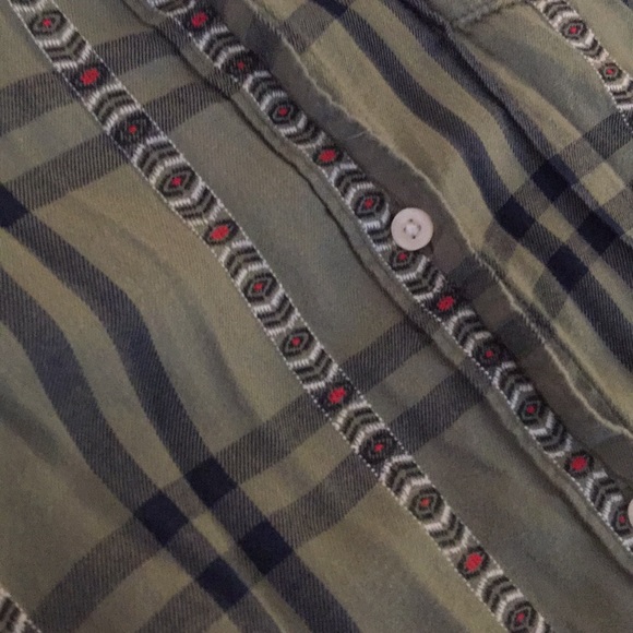 BOGO DEAL Button down top - Picture 2 of 3